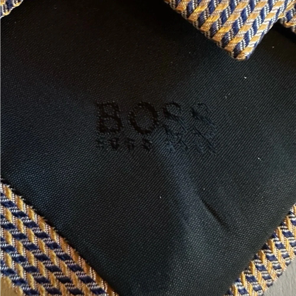 Hugo Boss Blue and Gold Geometric Tie